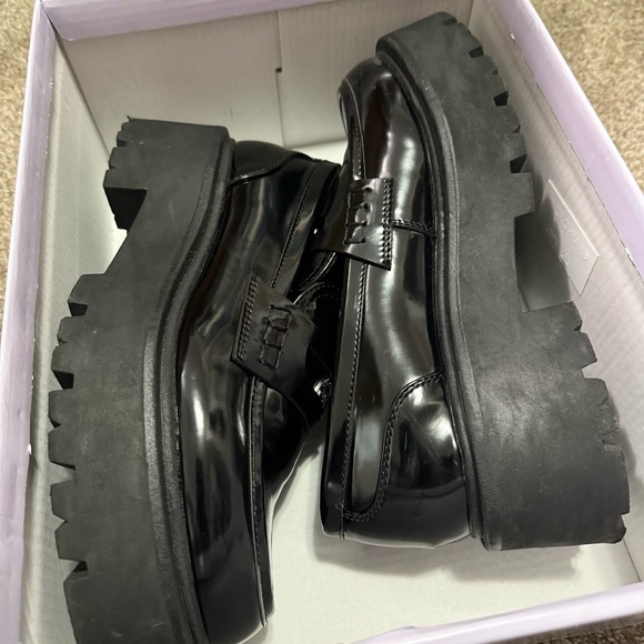 Madden Girl Lug Sole Loafers Calistaa black 7.5 - Picture 4 of 9